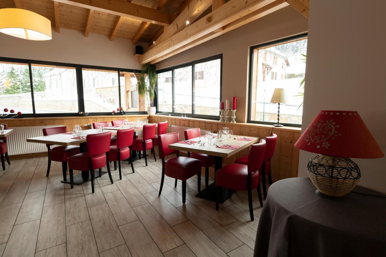 Hotel Restaurant Le Centre Лелекс Экстерьер фото
